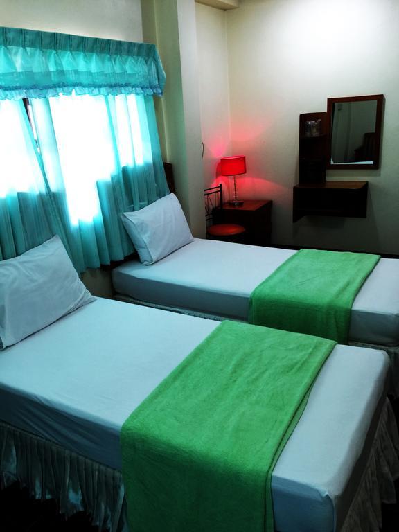J-Safe Guesthouse Sukhothai Ngoại thất bức ảnh