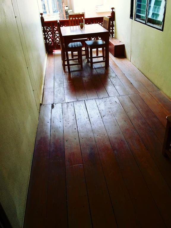 J-Safe Guesthouse Sukhothai Ngoại thất bức ảnh