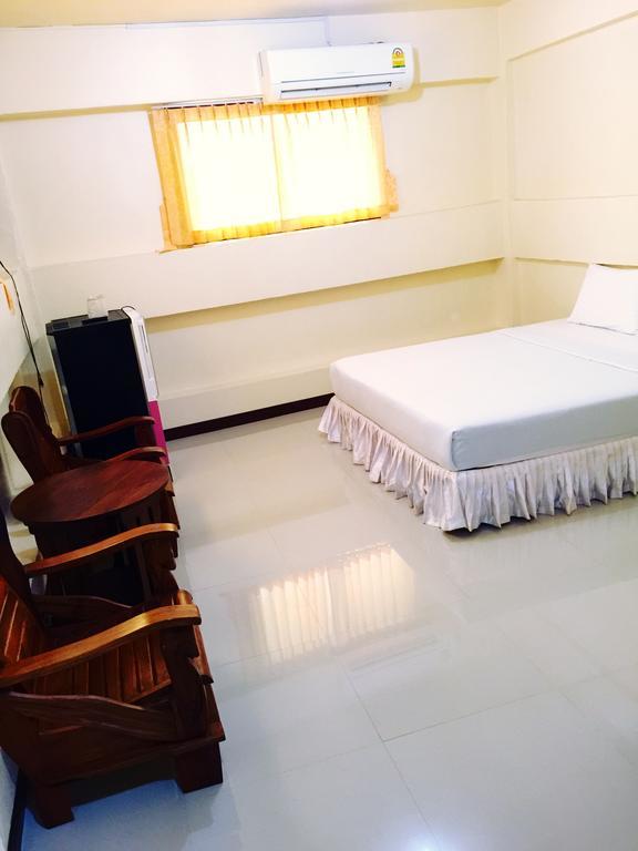 J-Safe Guesthouse Sukhothai Ngoại thất bức ảnh
