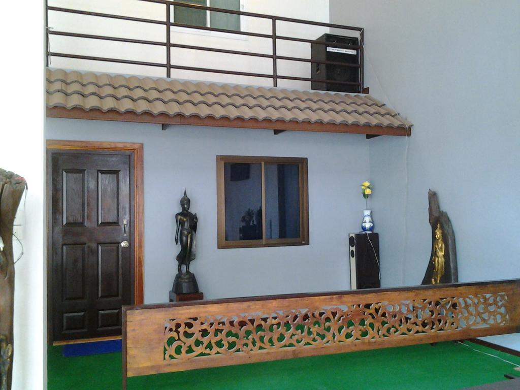 J-Safe Guesthouse Sukhothai Ngoại thất bức ảnh