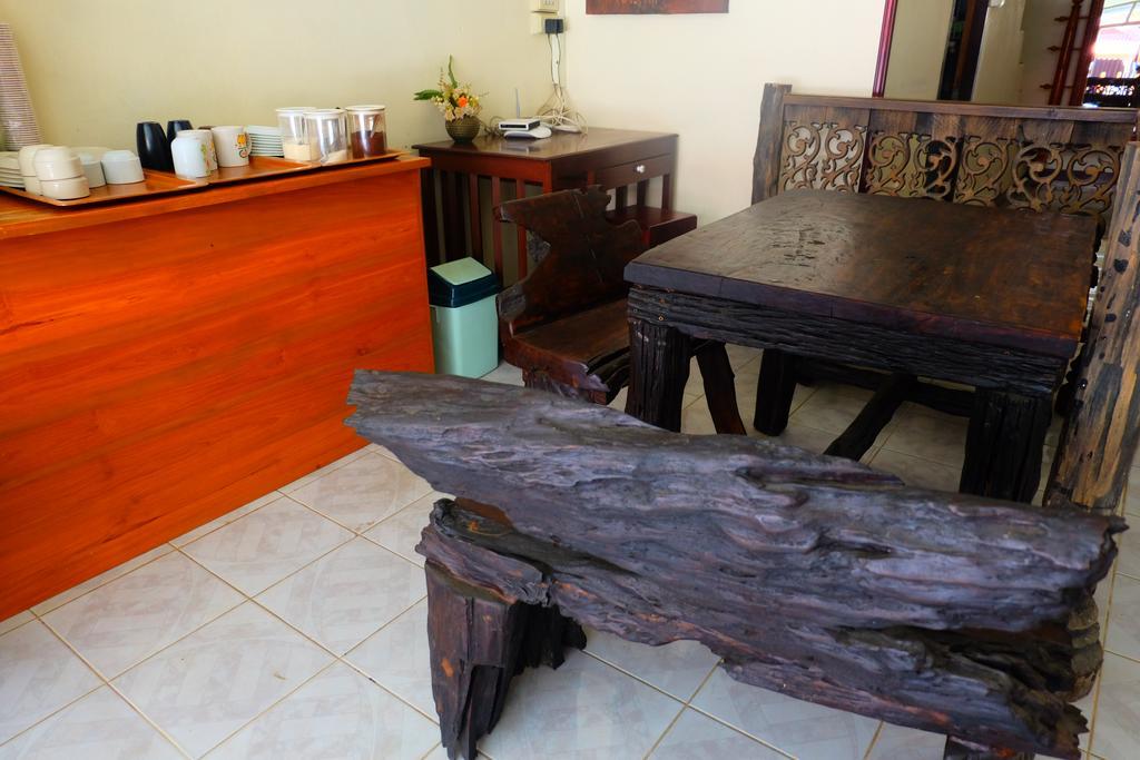 J-Safe Guesthouse Sukhothai Ngoại thất bức ảnh