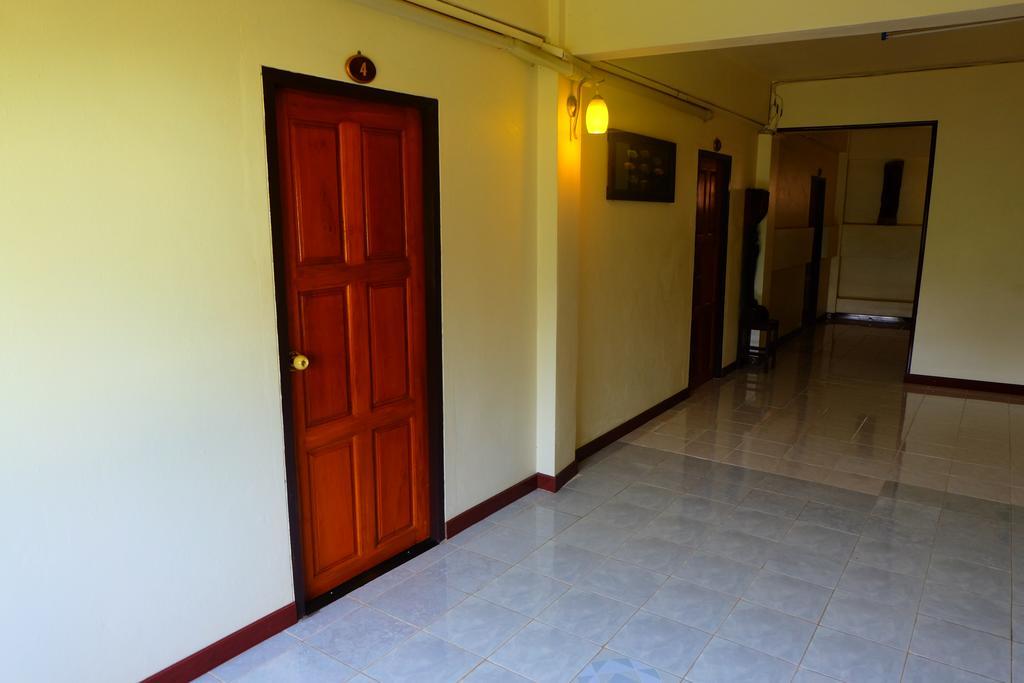 J-Safe Guesthouse Sukhothai Ngoại thất bức ảnh